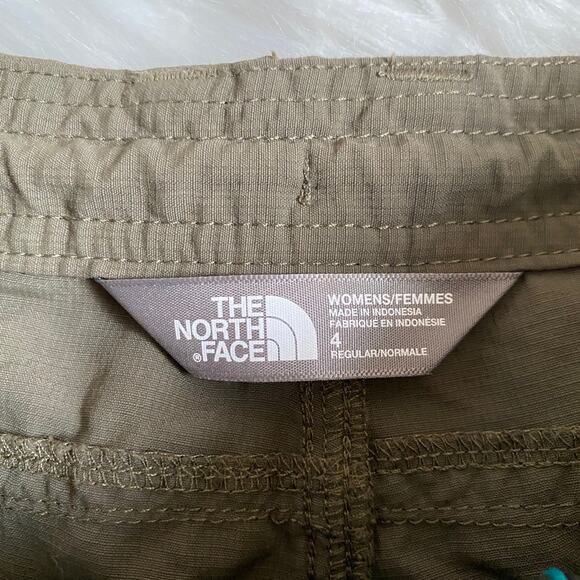 The North Face Women’s size 4 Olive Green 10” Inseam Shorts - Picture 2 of 5